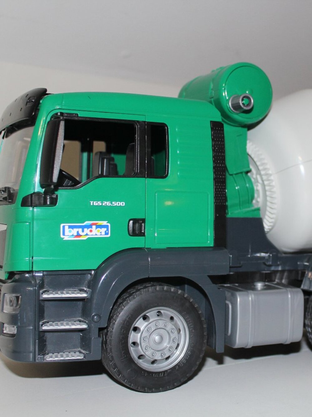 CONCRETE Cement MIXER TRUCK MAN TGA Green Bruder Toy Car Model 1/16 1:16